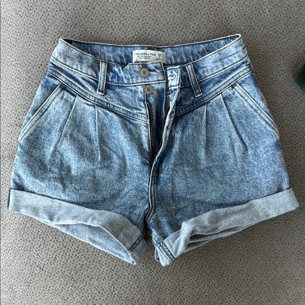 Abercrombie Denim Shorts - The 80’s Mom Short Ultra High Rise